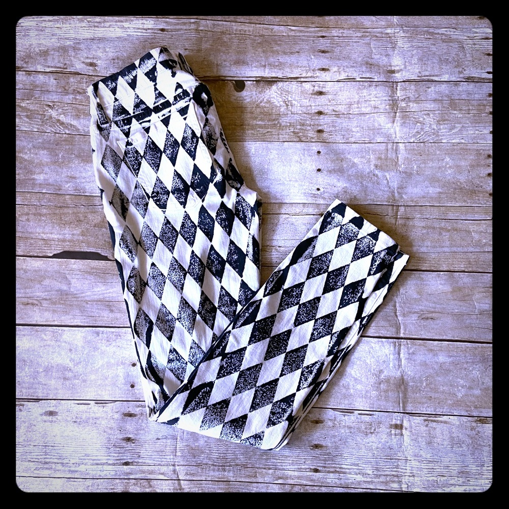 Bebe black & white skinny jeans